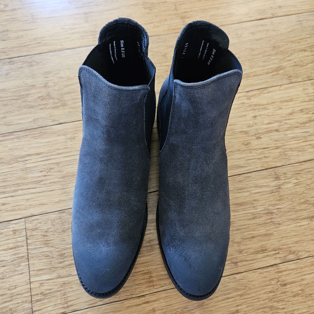 Thursday Cavalier Chelsea boot. New. Men's 8.5 D